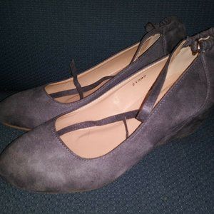 Payless Grey wedge Pumps